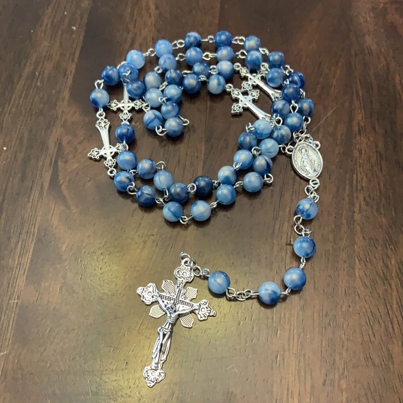 Blue marble affect acrylic resin beaded rosary - Picture 9 of 13